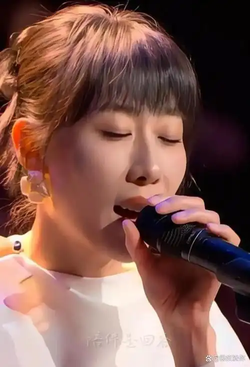 "驴脸影后"任素汐,非专业歌手的她,凭啥能在春晚上独唱?