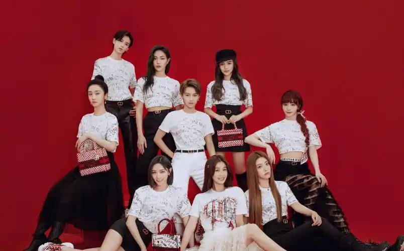 the9七夕合照公开刘雨昕虞书欣一酷一甜我却在意安崎造型