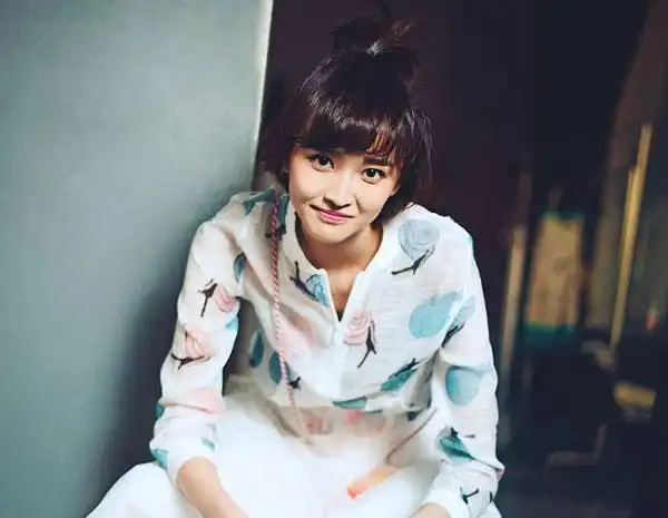 虞朗个人资料生活照 90后元气美少女虞朗演技与颜值共存