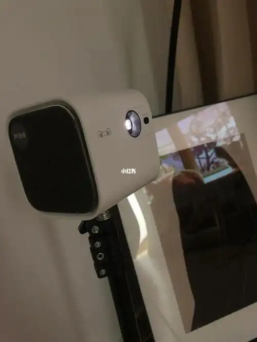 好用投影仪分享轻松get假窗户挑战