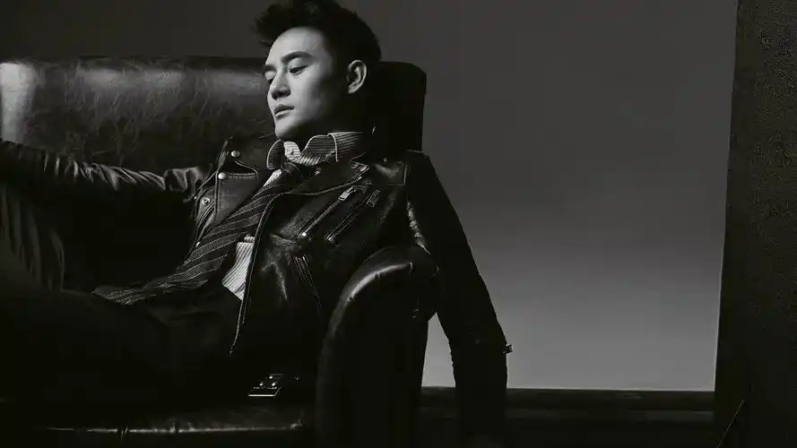 王凯黑白明星风尚壁纸