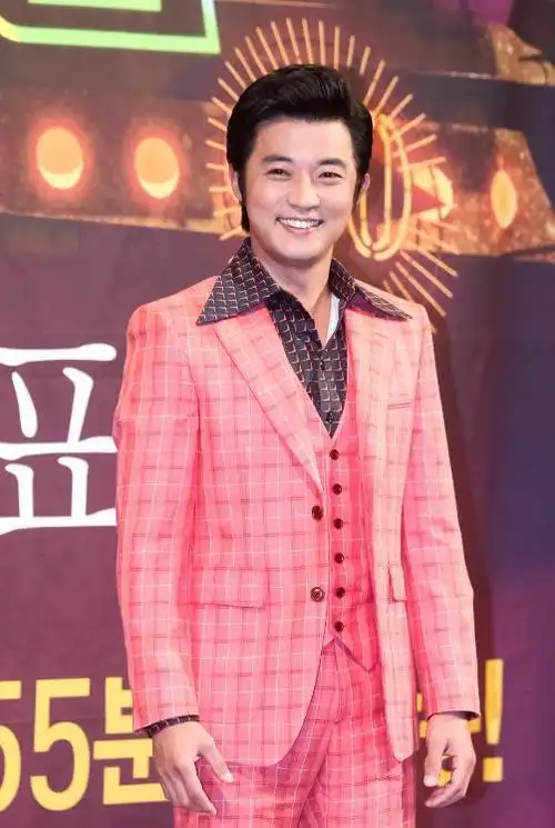 韩流鼻祖安在旭凭星梦奇缘风靡亚洲今与小娇妻喜获二胎幸福美满