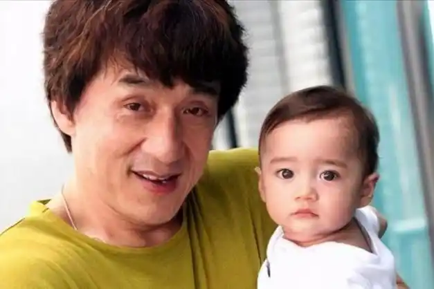 半岁宝宝出道拿影帝,戏里把成龙"弄哭",17年过后他怎样了?