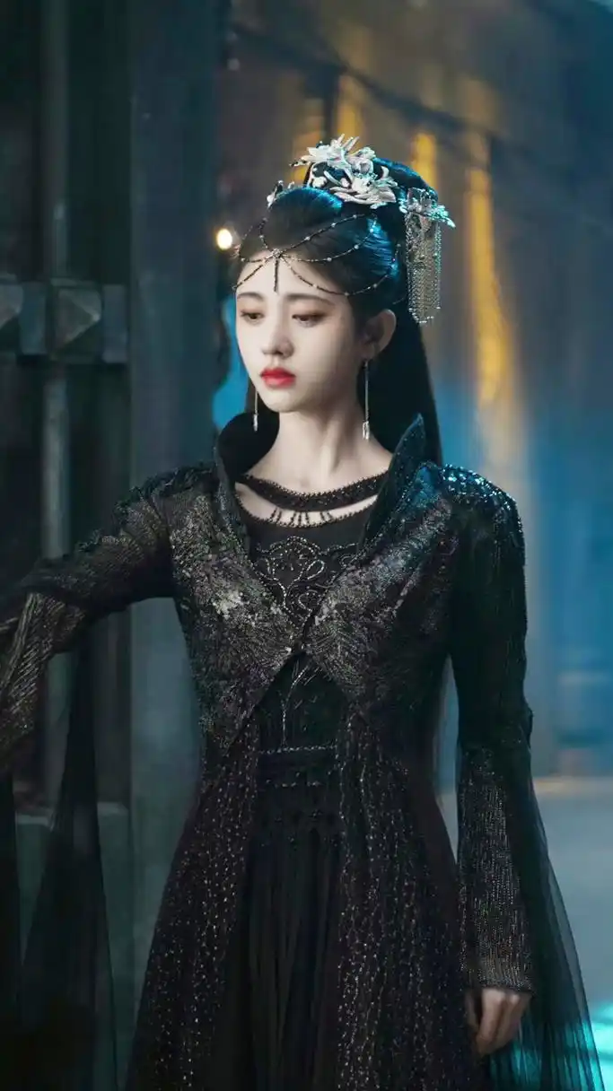 又飒又美的魔后#鞠婧祎# #电视剧花戎