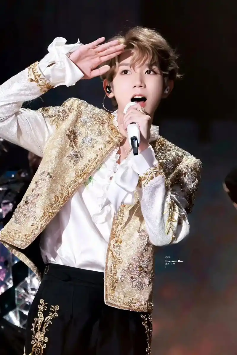 tfboys十周年演唱会  王源第一期高清图#tfboys十 - 抖音