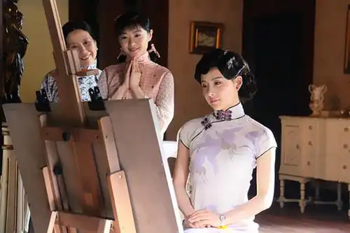 贾青《劫中劫》热播 化身"最美名媛"孟美茹