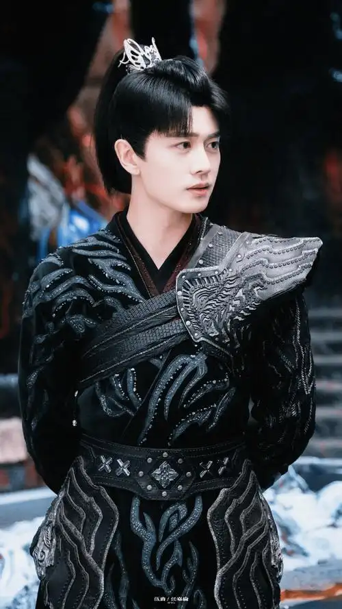 任嘉伦烈焰#|#任嘉伦伍赓#    烈焰 | 伍赓 | 剧照调修 | 壁纸