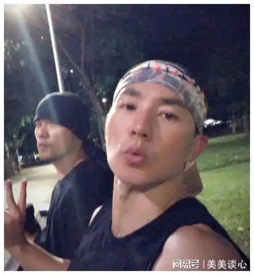 击败刘畊宏直播跳操|网红|刘耕宏|周杰伦|综艺节目_网易订阅