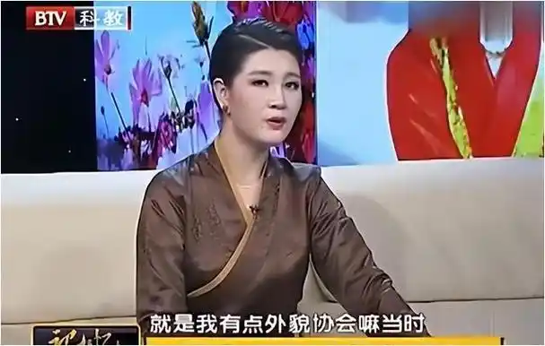 歌手降央卓玛疯狂倒追高颜值丈夫婚后生3娃现状如何