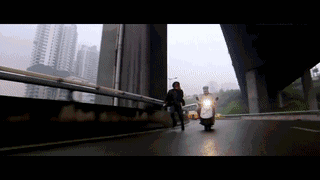 在2006年,黄渤在宁浩的电影《疯狂的石头》中饰演一个满口青岛话的