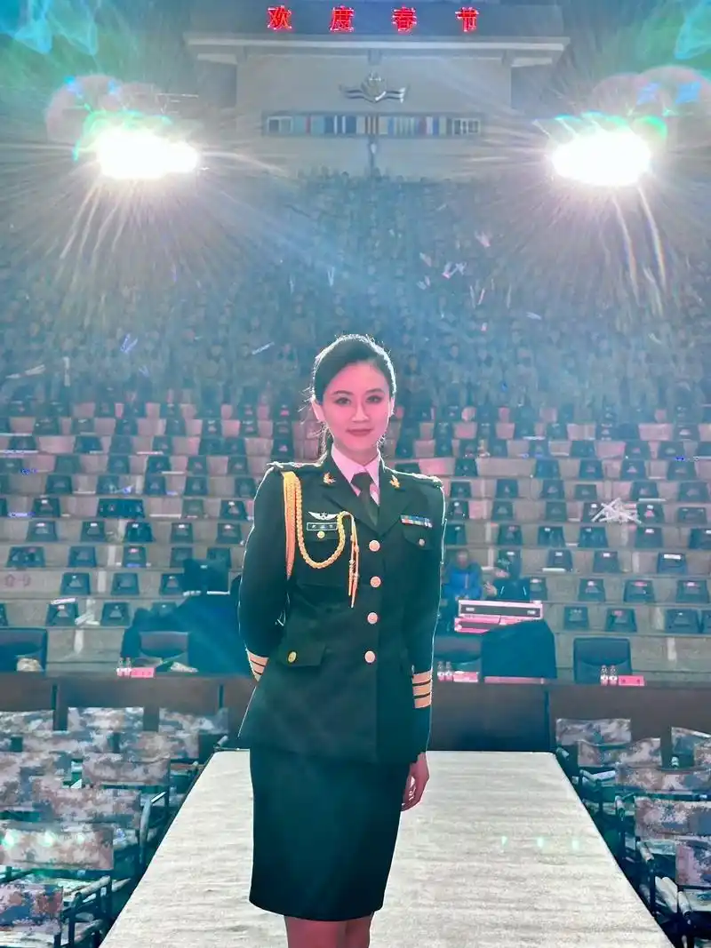 台前幕后 #民族声乐#军艺 #军艺校草 #慰问演出 年前最 - 抖音