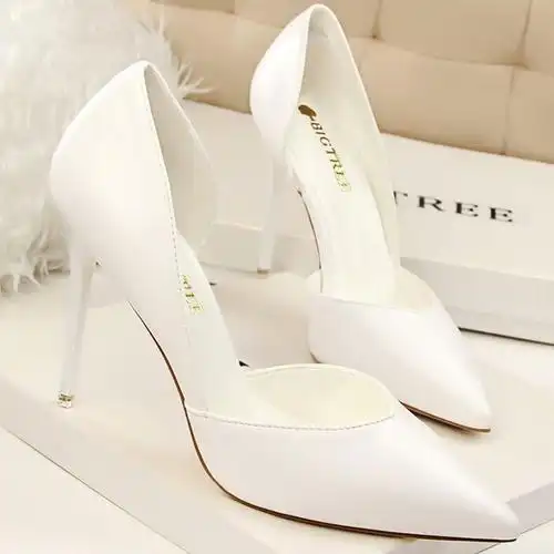 白色高跟鞋品记细跟女单性感尖头防水台侧空白单鞋
