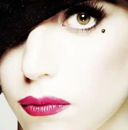 泪痣的三种位置图解女 什么位置的痣是泪痣_53运势网