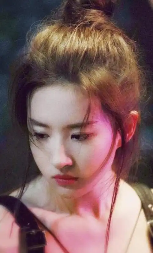 刘亦菲二代妖精美出新高度说她颜值不再的打脸了