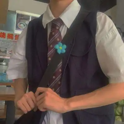 白衬衫黑领带半身男头,男生头像图片-回车桌面