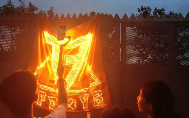 tfboys团灯牌开箱