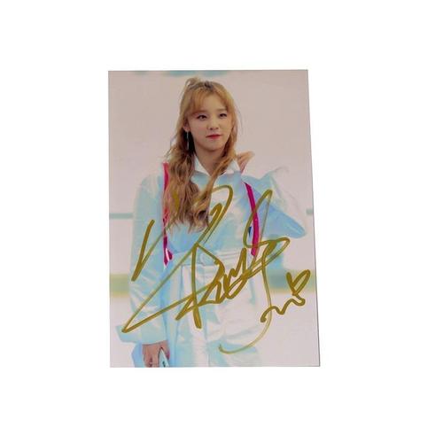 宋雨琦 亲笔签名照片 6寸 宣传照 2019.7.3 01