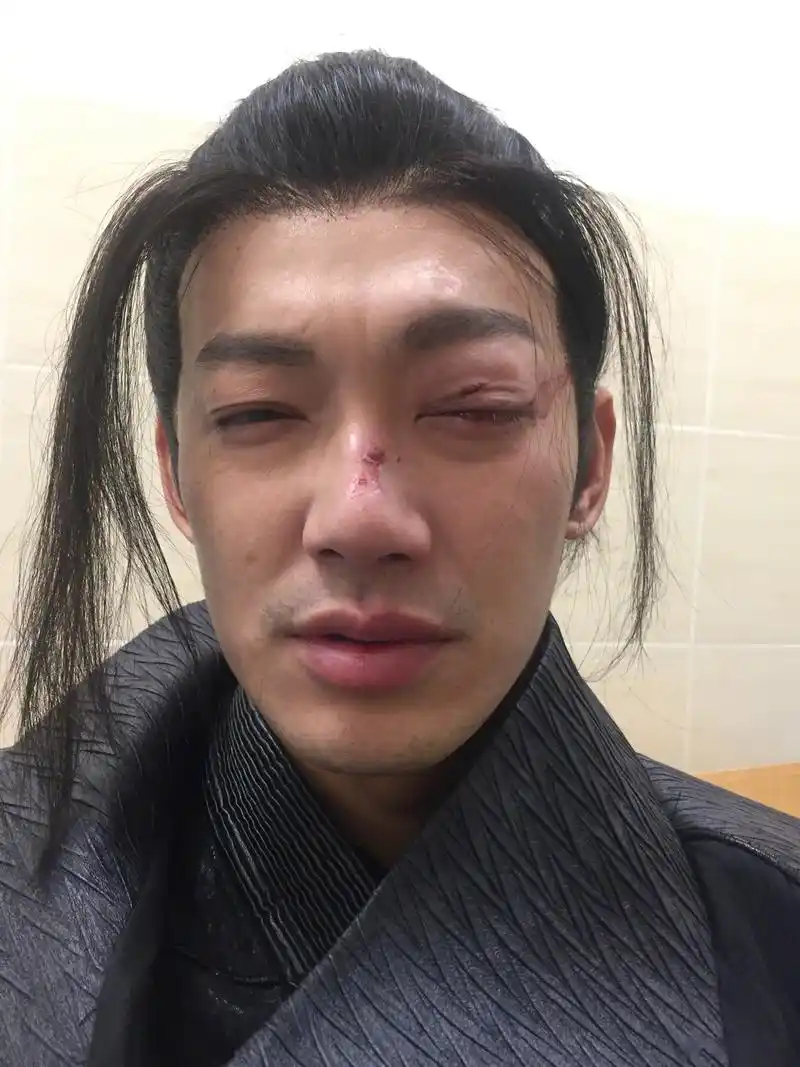 我聽了很感動,一個曾經好像什麼都比別人差的偶像,卻