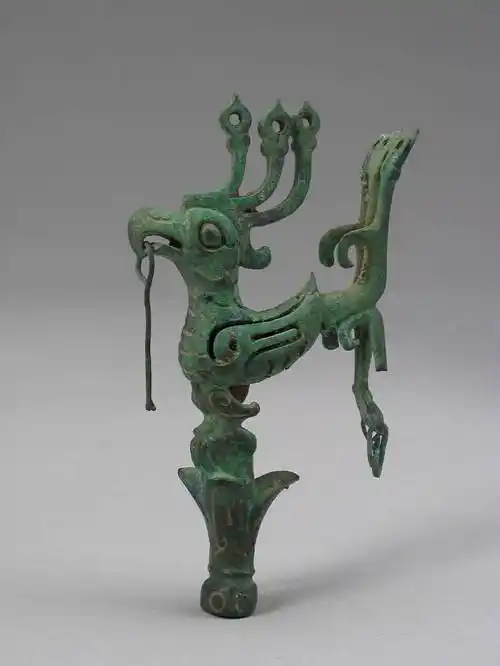 三星堆铜树立鸟