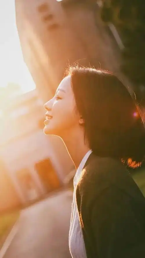 元气满满的冬日阳光少女唯美意境