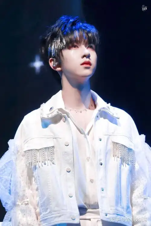 有没有贺峻霖那种很仙特别显清冷感图呀