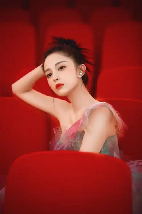 m小明同学从斯莱特林不知名巫师转采于2021-04-23 01:46:37古力娜扎