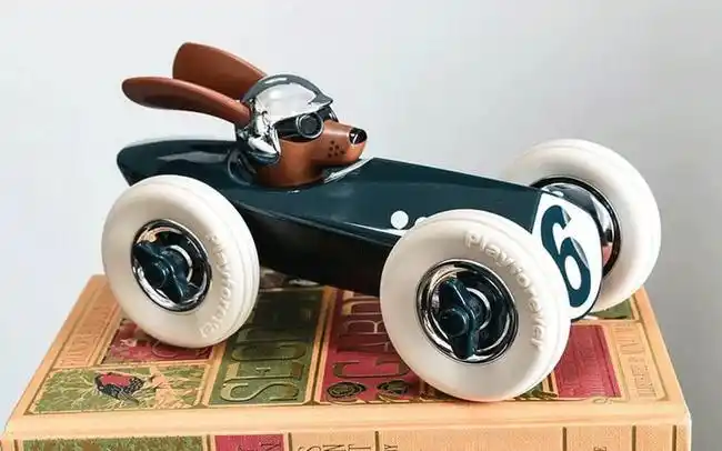 男人永远长不大只是随着年龄增长拥有的玩具越来越大