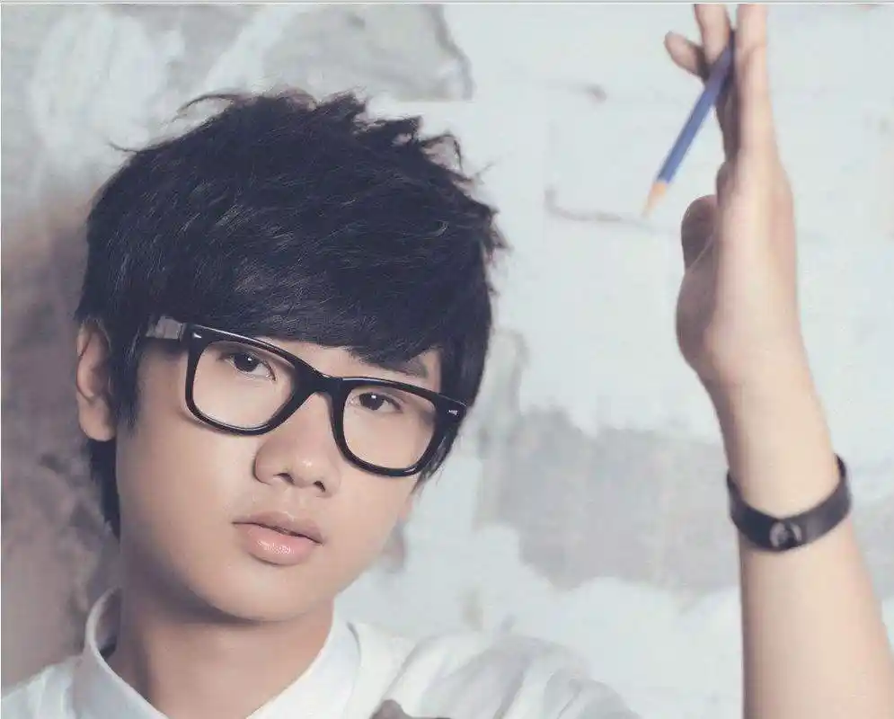 汪苏泷靳梦佳是情侣吗 两人是亲戚还是情侣