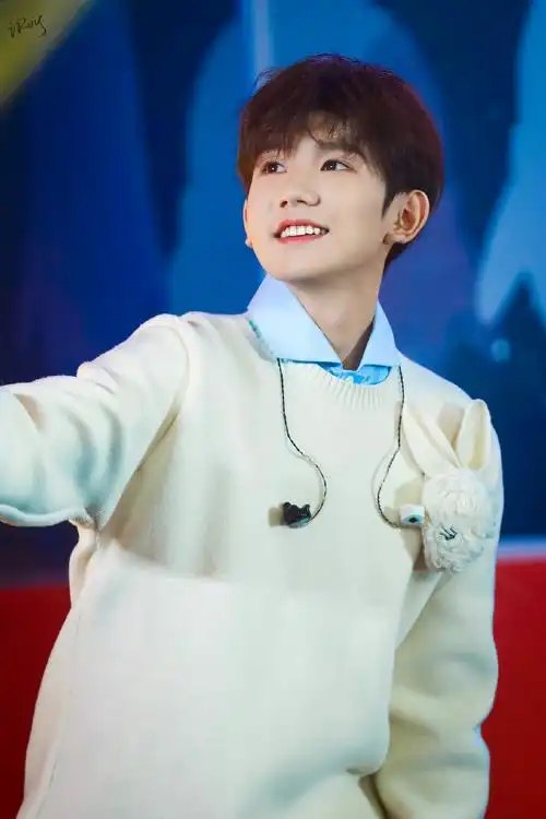 王源超93超纯的宝贝 冷白皮又精致又可爱虽然表面看起来可可爱爱软