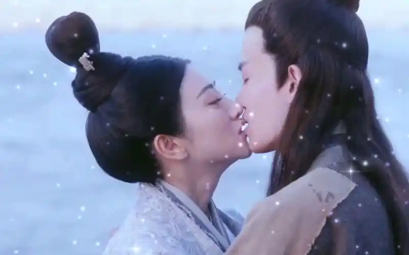 【任嘉伦吻戏花絮】嘉伦的吻大概都给她了,出不了他的坑了,救命