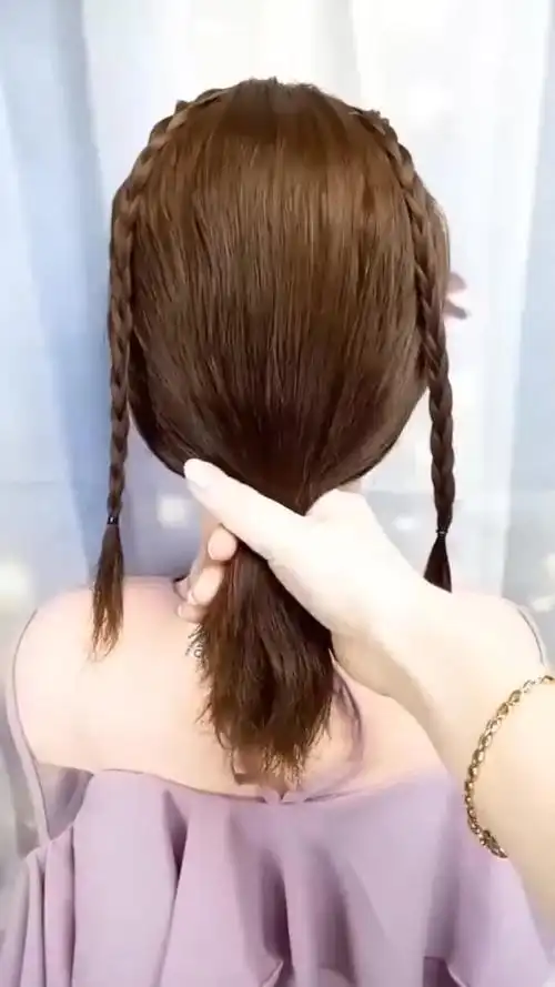 扎头发教程:学会这个发型,可以跟闺蜜一起扎
