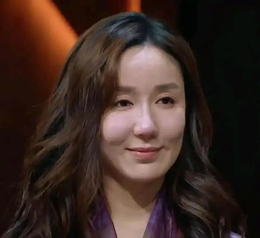 娄艺潇登上热搜,惹争议!