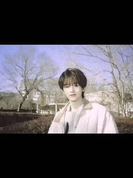 从今天起就是二十岁的大男孩啦!宋亚轩超棒的!|宋亚轩|二十岁|时代少