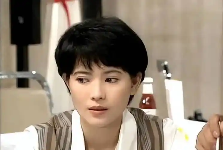 天煞孤星蓝洁瑛从靓绝五台山到香港四大癫狂