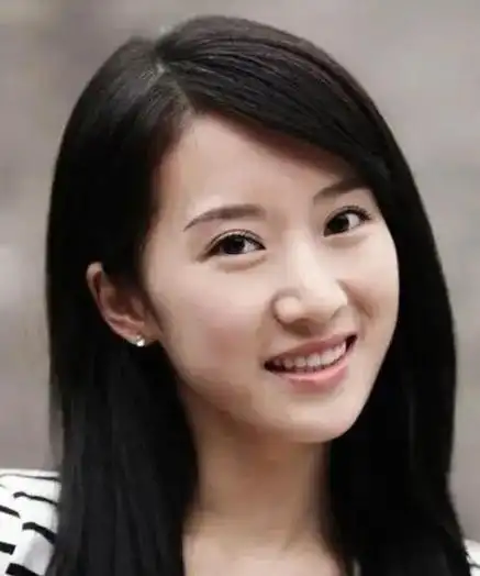 那个扮演海藻的演员叫李念,她凭借这个角色走红了一把,但也被很多人骂