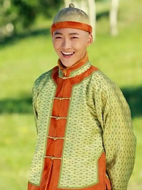 便捧红了一众主演:赵丽颖,李晟,海陆,李佳航,高梓淇,也使刚刚进入影视