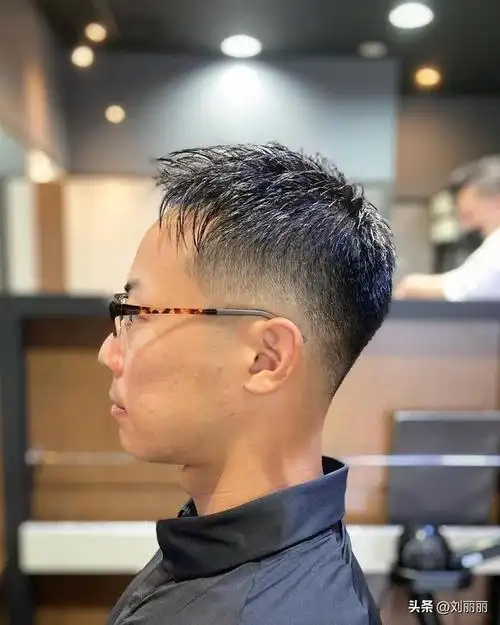 脸大脸宽的男生适合什么发型图片,金秋第一波帅气男发来了,简单时尚