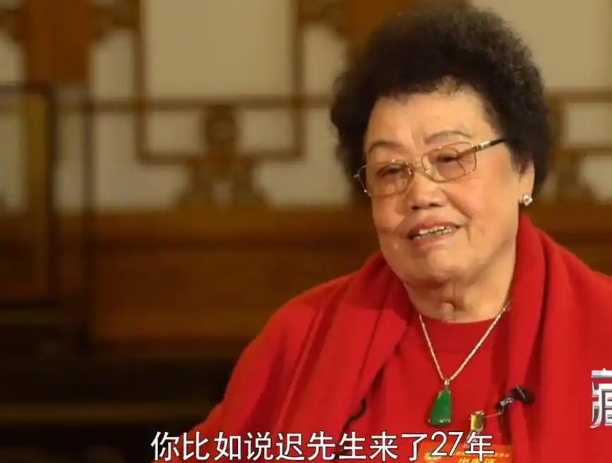 86版唐僧老婆捐款1000万!曾是百亿女首富,小11岁姐弟婚很幸福