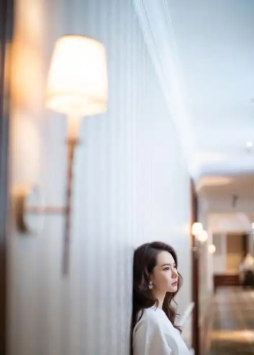 戚薇精致优雅写真图片710