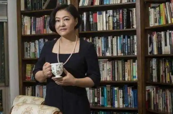 原创中国女版巴菲特绝境挽救丁磊一手带飞京东两个首富出自她手