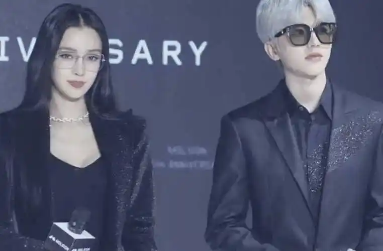 我们的"顶流"回来了,却独不见他的身影_蔡徐坤_节目组_杨颖