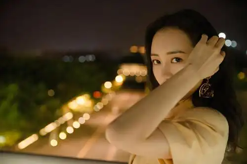 王鸥天台看风景上演唯美侧颜杀极具温柔感浪漫到飞起