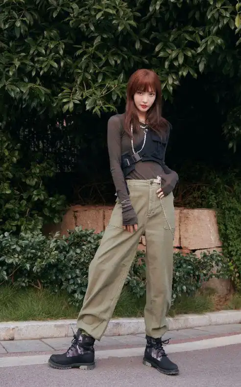 金晨录恋综,粉系复古旗袍侧身站,难怪张继科会动心|连衣裙|裙子|马丁