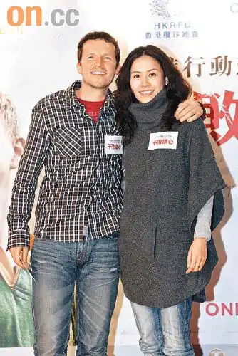 北京时间1月15日消息,据香港媒体报道,宣萱日前与男友在香港结伴出席