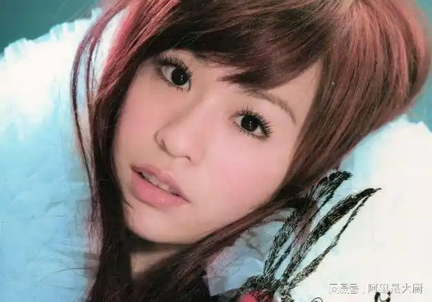 王心凌近况曝光穿露脐装自曝体重28kg脸颊凹陷身材暴瘦成纸片