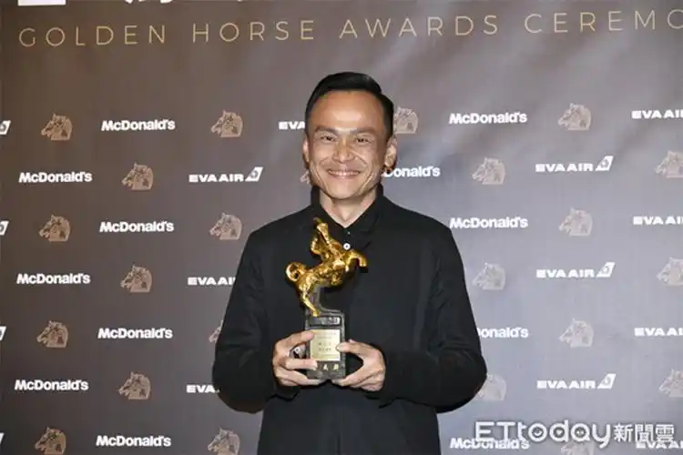 拿下金马奖后陈以文在接受采访时,说到一个有意思的过往,曾有朋友和他