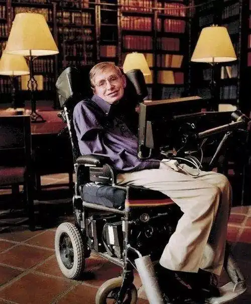 霍金逝世一周年 | 让我们一起来回答他的十个问题