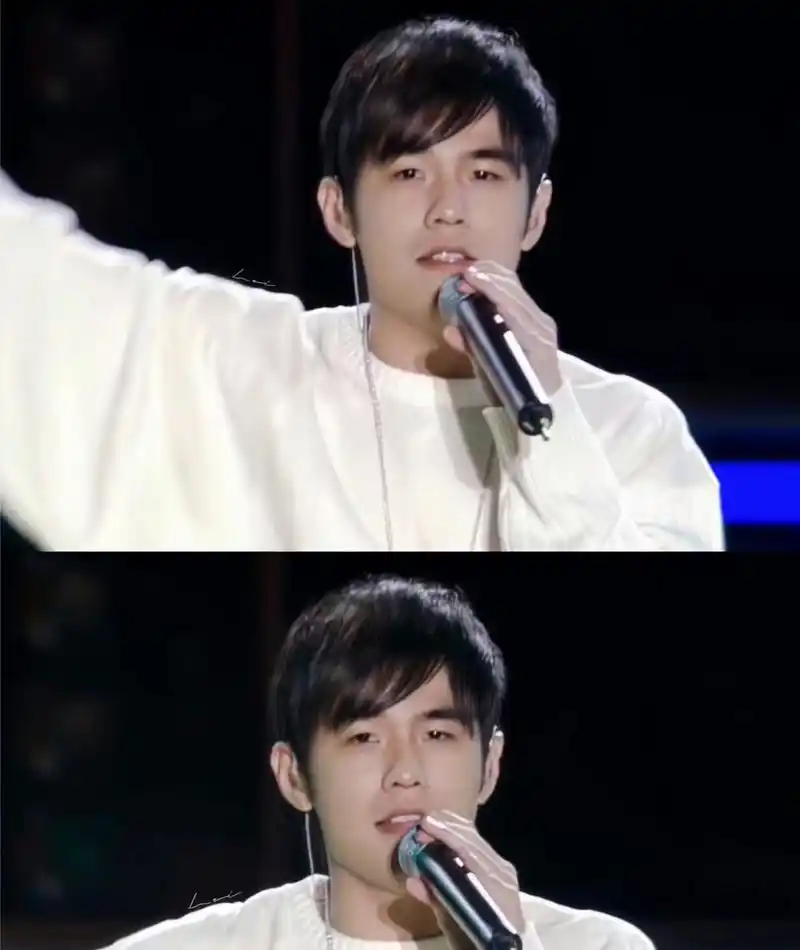 有网友发了周杰伦,杨幂早期合影,原来他们两个还有过交集,娱乐圈真是