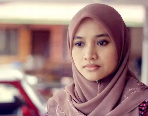 成年人,脸,头,脸颊,一个人,站,横图,室外,白天,运动模糊,马来西亚,仅