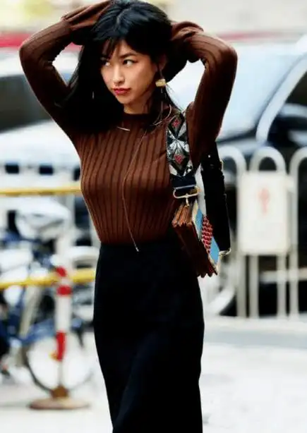 朱珠,1984年7月19日出生于北京,毕业于北京工商大学,中国主持人,歌手